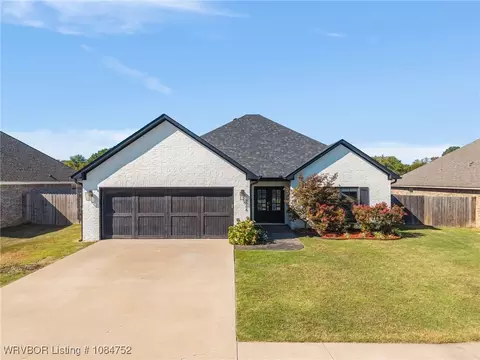 9006 Hawthorne Ln, Fort Smith, AR 72908