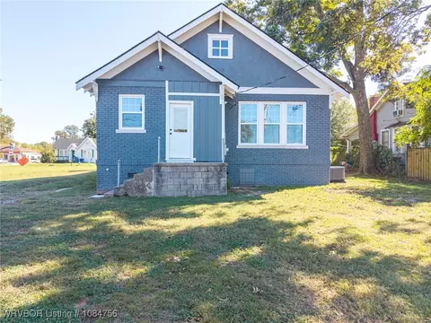 Exterior - 919 Clifton Ct, Fort Smith, AR 72903 photo 6 of 9
