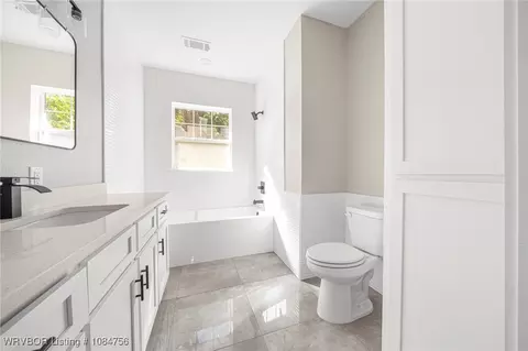 Bath - 919 Clifton Ct, Fort Smith, AR 72903 photo 2 of 3