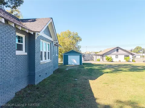 Exterior - 919 Clifton Ct, Fort Smith, AR 72903 photo 7 of 9