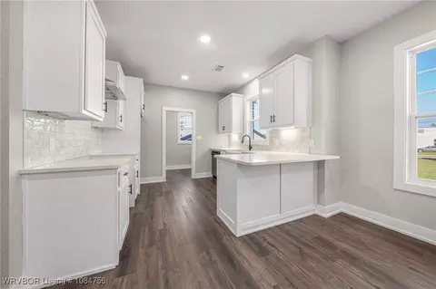 Kitchen - 919 Clifton Ct, Fort Smith, AR 72903 photo 1 of 2