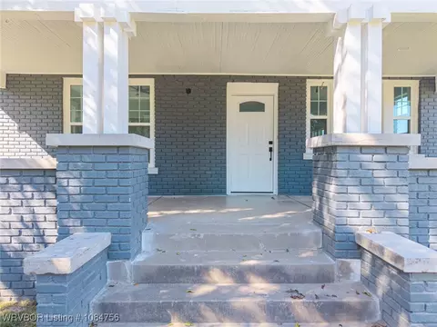 Exterior - 919 Clifton Ct, Fort Smith, AR 72903 photo 3 of 9