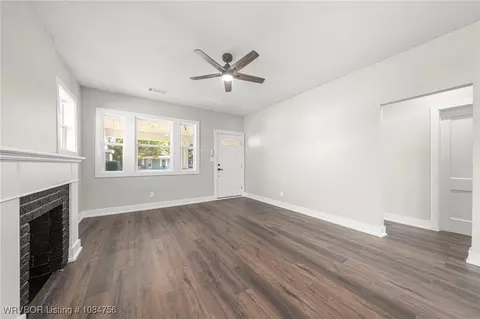 Living - 919 Clifton Ct, Fort Smith, AR 72903 photo 4 of 5