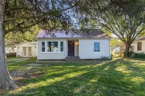215 E Velma Ave, Springdale, AR 72764