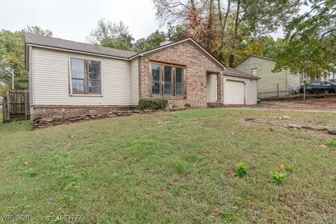 2013 S Z St, Fort Smith, AR 72901 photo 2