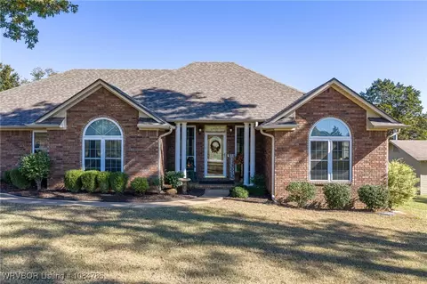 1736 N 24th St, Van Buren, AR 72956