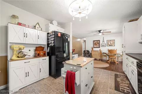 Kitchen - 1503 Bugscuffle Rd, Lavaca, AR 72941 photo 4 of 5