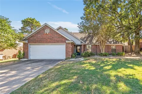 2307 Meadow Ln, Barling, AR 72923