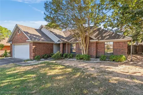 2307 Meadow Ln, Barling, AR 72923 photo 3