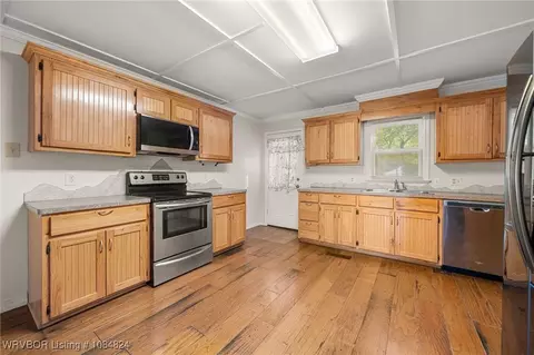 Kitchen - 2018 S U St, Fort Smith, AR 72901 photo 2 of 3