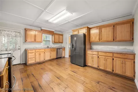 Kitchen - 2018 S U St, Fort Smith, AR 72901 photo 3 of 3