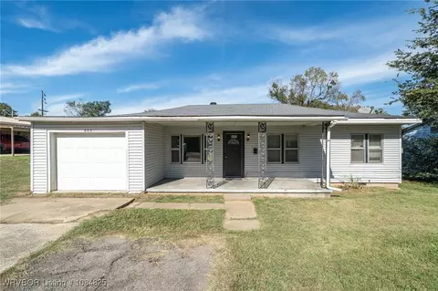802 Church St, Barling, AR 72923