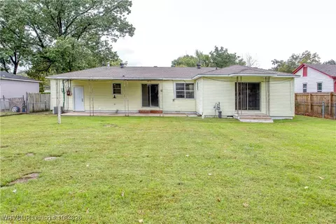 Exterior - 4510 Irene St, Fort Smith, AR 72904 photo 5 of 8