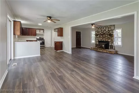 Living - 4510 Irene St, Fort Smith, AR 72904 photo 1 of 8