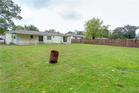 Exterior - 4510 Irene St, Fort Smith, AR 72904 photo 6 of 8