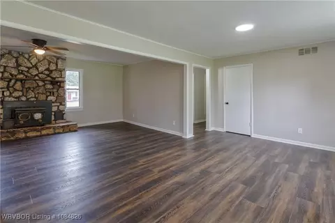 Living - 4510 Irene St, Fort Smith, AR 72904 photo 4 of 8