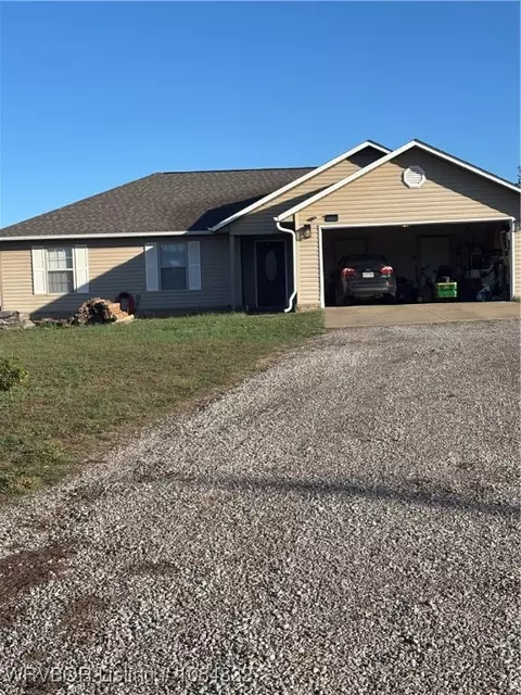 1402 Thompson Ln, Cedarville, AR 72932