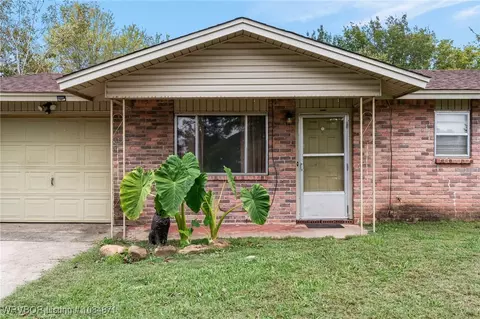 8917 S Fresno St, Fort Smith, AR 72903 photo 2