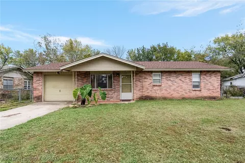 8917 S Fresno St, Fort Smith, AR 72903