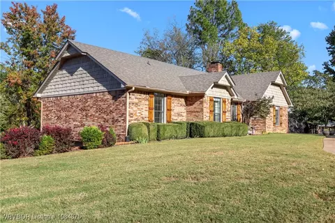 Exterior - 10717 Hunters Point Rd, Fort Smith, AR 72903 photo 15 of 19