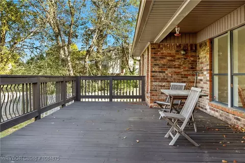 Exterior - 10717 Hunters Point Rd, Fort Smith, AR 72903 photo 8 of 19