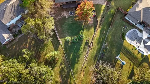 View/Area - 10717 Hunters Point Rd, Fort Smith, AR 72903 photo 3 of 4