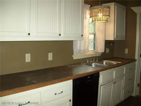Kitchen - 2100 S N St, Fort Smith, AR 72901 photo 1 of 4