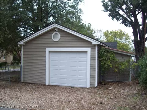 Exterior - 2100 S N St, Fort Smith, AR 72901 photo 4 of 10