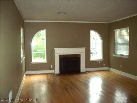 Living - 2100 S N St, Fort Smith, AR 72901 photo 1 of 7