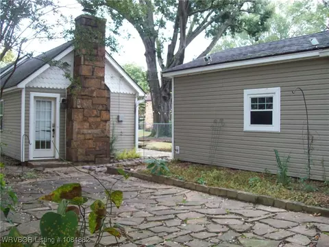 Exterior - 2100 S N St, Fort Smith, AR 72901 photo 3 of 10