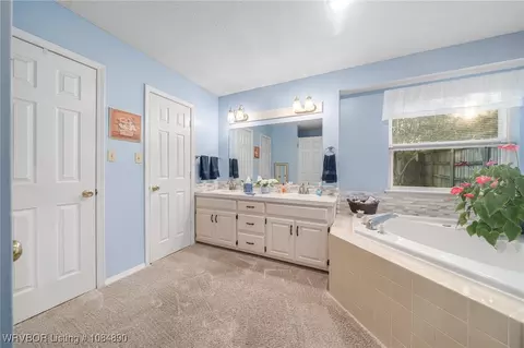 Bath - 8708 Skypark Dr, Fort Smith, AR 72903 photo 1 of 5