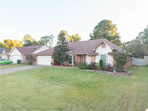 Exterior - 8708 Skypark Dr, Fort Smith, AR 72903 photo 2 of 8