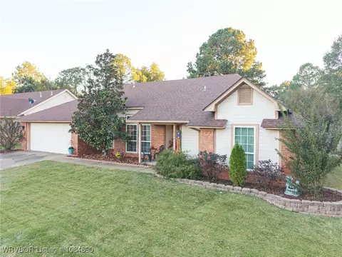 8708 Skypark Dr, Fort Smith, AR 72903