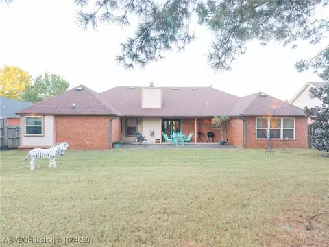 Exterior - 8708 Skypark Dr, Fort Smith, AR 72903 photo 5 of 8