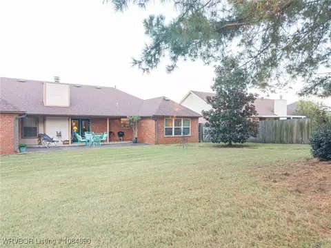 Exterior - 8708 Skypark Dr, Fort Smith, AR 72903 photo 6 of 8