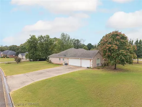 Exterior - 6520 Southfield Dr, Fort Smith, AR 72916 photo 7 of 11