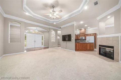 Living - 6520 Southfield Dr, Fort Smith, AR 72916 photo 4 of 7