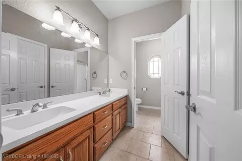 Bath - 6520 Southfield Dr, Fort Smith, AR 72916 photo 8 of 9