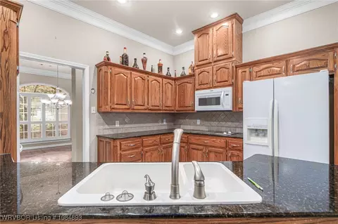Kitchen - 6520 Southfield Dr, Fort Smith, AR 72916 photo 5 of 5