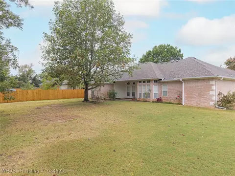 Exterior - 6520 Southfield Dr, Fort Smith, AR 72916 photo 4 of 11