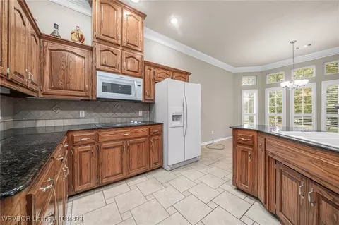 Kitchen - 6520 Southfield Dr, Fort Smith, AR 72916 photo 3 of 5