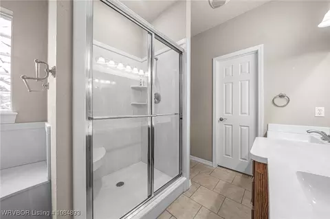 Bath - 6520 Southfield Dr, Fort Smith, AR 72916 photo 4 of 9
