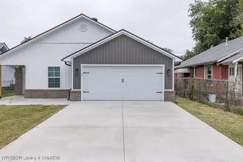 Exterior - 1005 N 16th St, Fort Smith, AR 72901 photo 5 of 9