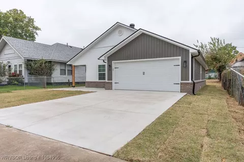 Exterior - 1005 N 16th St, Fort Smith, AR 72901 photo 3 of 9