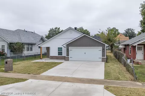 Exterior - 1005 N 16th St, Fort Smith, AR 72901 photo 4 of 9