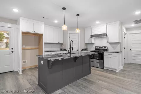 Kitchen - 1005 N 16th St, Fort Smith, AR 72901 photo 1 of 3