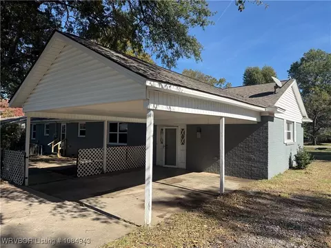 Exterior - 2920 S 33rd St, Fort Smith, AR 72901 photo 6 of 9