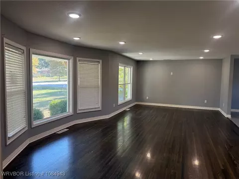 Living - 2920 S 33rd St, Fort Smith, AR 72901 photo 3 of 7