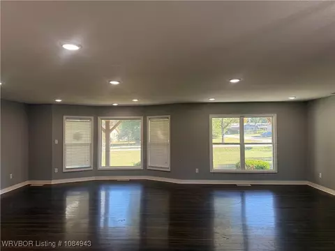 Living - 2920 S 33rd St, Fort Smith, AR 72901 photo 1 of 7