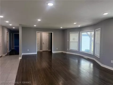 Living - 2920 S 33rd St, Fort Smith, AR 72901 photo 2 of 7